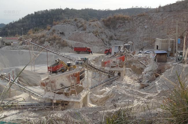 �����������Q(m��o)�r(sh��)�a(ch��n)300��С��ʯ�����a(ch��n)��