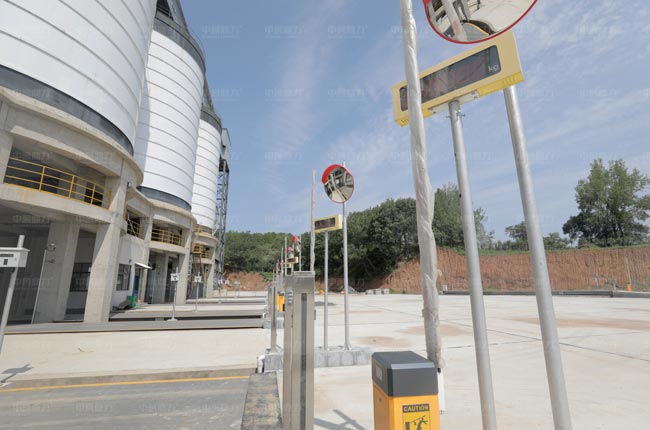 �����v�R��¡ʢ�V�I(y��)ɰʯ���Ԅ�(d��ng)�Q���b܇�(xi��ng)Ŀ