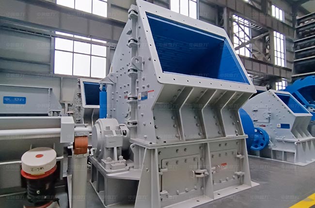 PCZ2225重型錘式破碎機(jī)