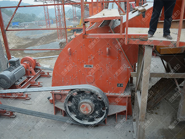 錘式破石機(jī)