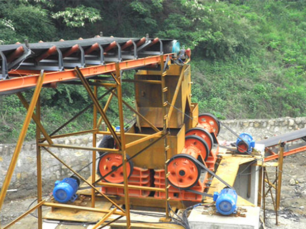 每小時產(chǎn)1000t的顎式破碎機