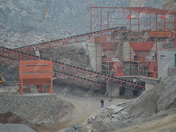 河南滎陽日產(chǎn)萬噸采石廠