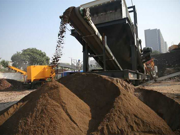 履帶式移動破碎機(jī)