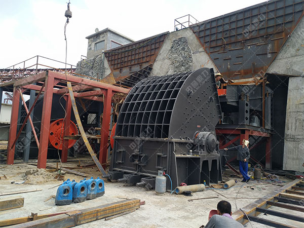 新式碎石機(jī)