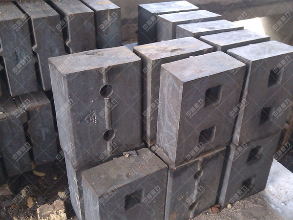 反擊碎石機(jī)板錘