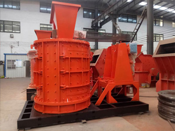 復(fù)合式破碎機(jī)