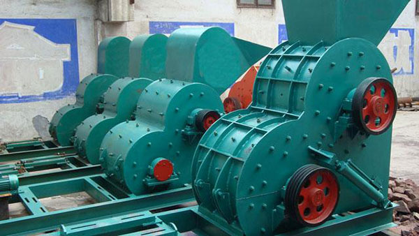 雙級無底破碎機(jī) 雙級無底破碎機(jī)