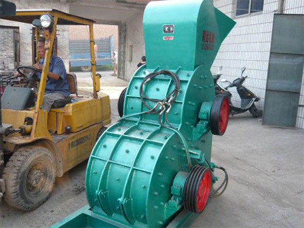 雙級無底破碎機(jī) 雙級無底破碎機(jī)