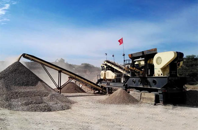 移動(dòng)破碎篩分站