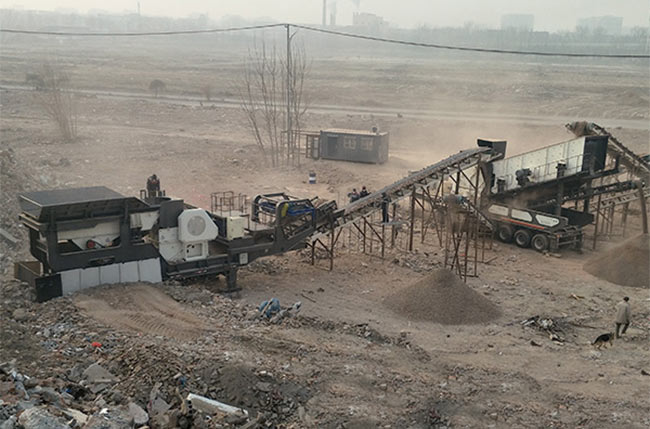 移動(dòng)破碎篩分站