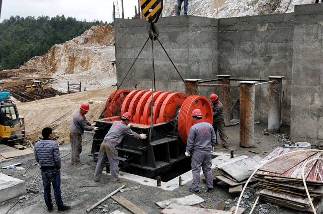 �F�ݶ����иۄս��ĕr�a(ch��n)400��ʯ�����a(ch��n)��